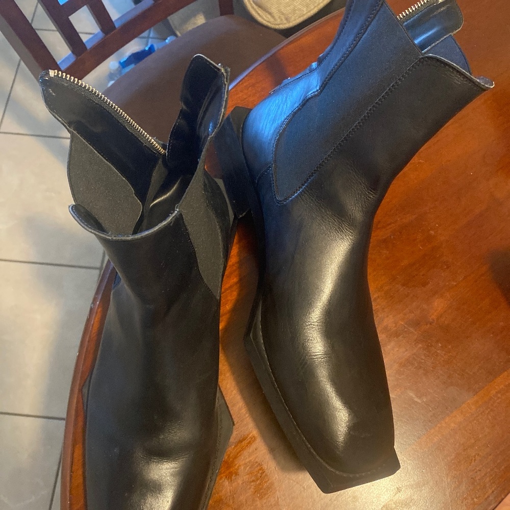 ASOS Zipper ankle Boots/Black